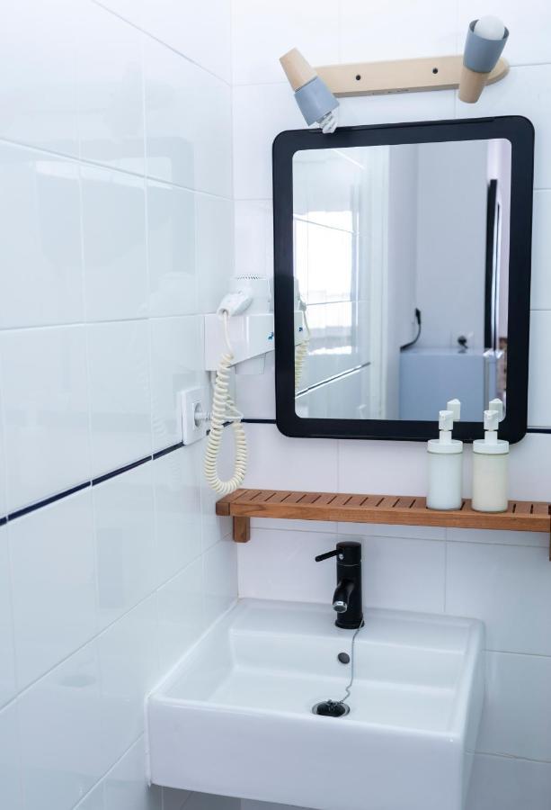 Hostal Trafalgar Barbate Esterno foto